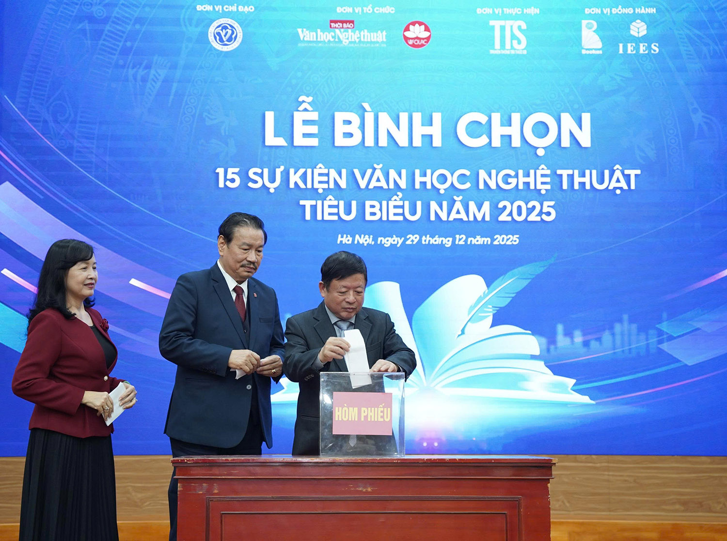https://hkts.vn/binh-chon-15-su-kien-van-hoc-nghe-thuat-tieu-bieu-nam-2025/