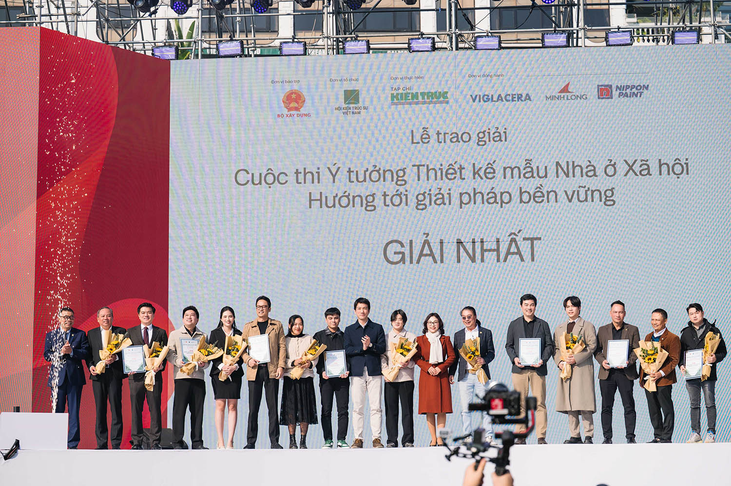 https://hkts.vn/le-trao-giai-cuoc-thi-y-tuong-thiet-ke-mau-nha-o-xa-hoi-huong-toi-giai-phap-ben-vung/