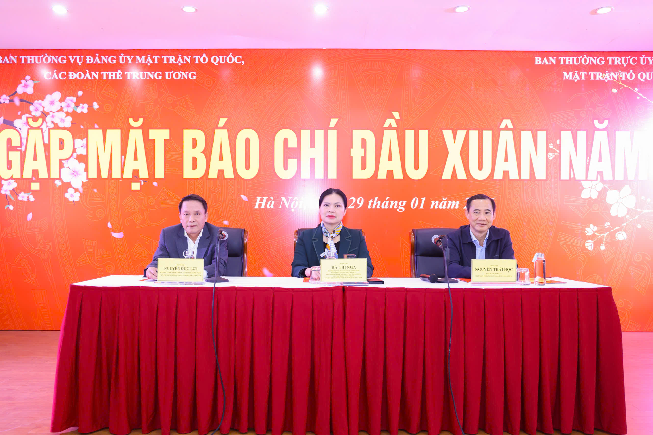 https://hkts.vn/8-nhiem-vu-trong-tam-nam-2026-cho-cong-tac-bao-chi-trong-he-thong-mat-tran-to-quoc-doan-the-trung-uong/