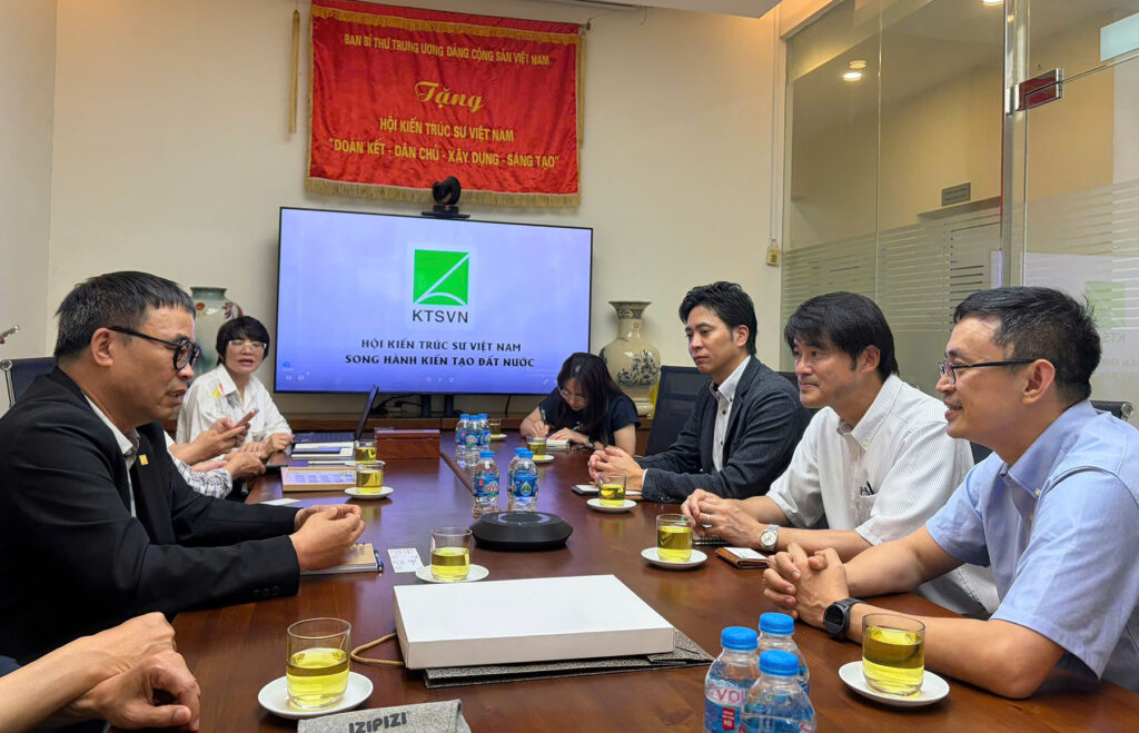 Hội KTS Việt Nam làm việc với Ban lãnh đạo mới của TOTO Việt Nam – Thúc đẩy hợp tác phát triển kiến trúc xanh
